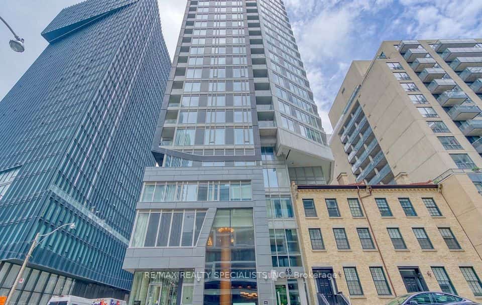 68 Shuter Street #905, Toronto, ON M5B 0B4