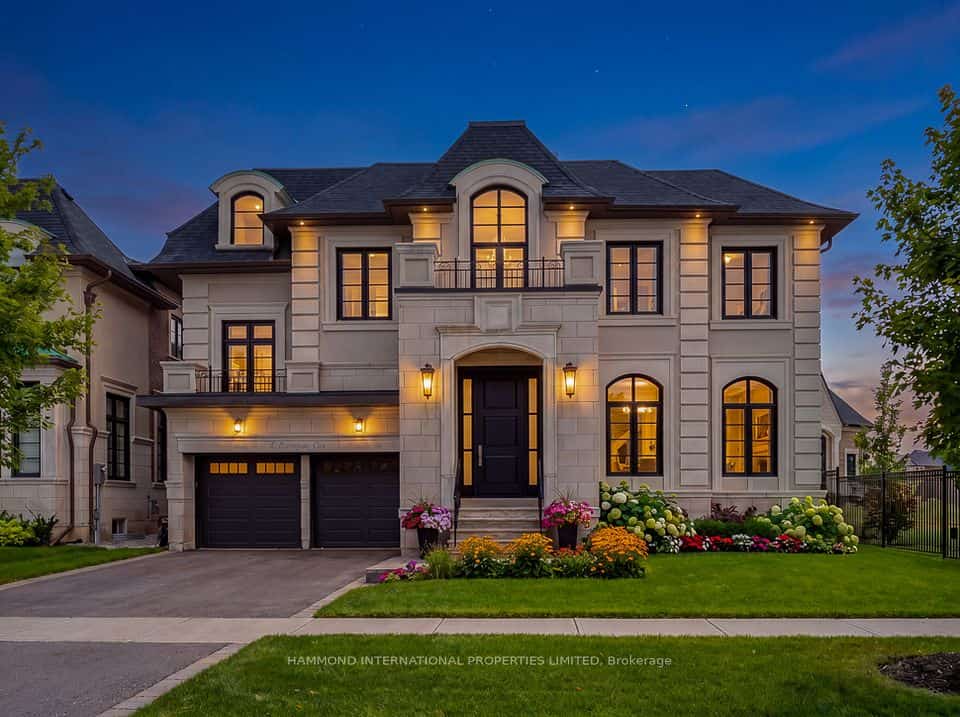 9 Lonergan Crescent, Toronto, ON M2M 4B3
