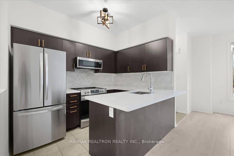 8 Eaton Park Lane, Toronto
