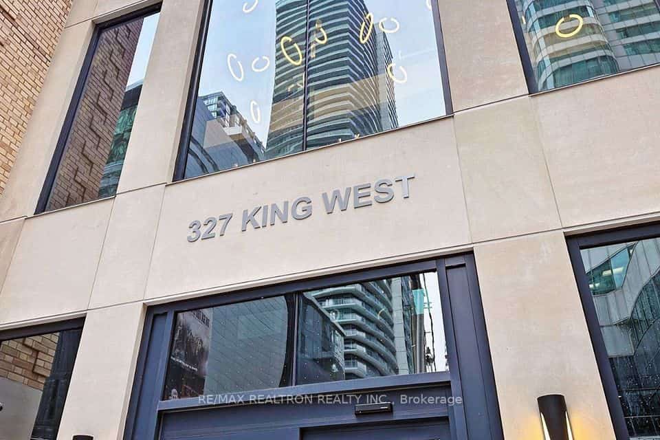 327 King Street W #4105, Toronto, ON M5V 0W7