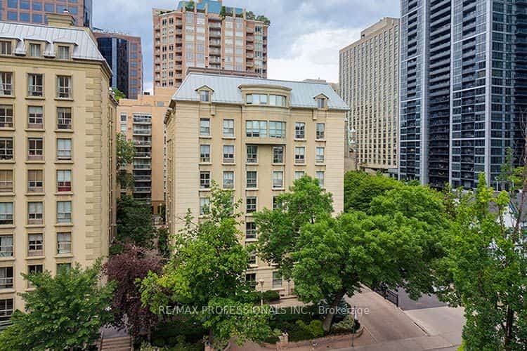 88 Charles Street E #702, Toronto, ON M4Y 2W7