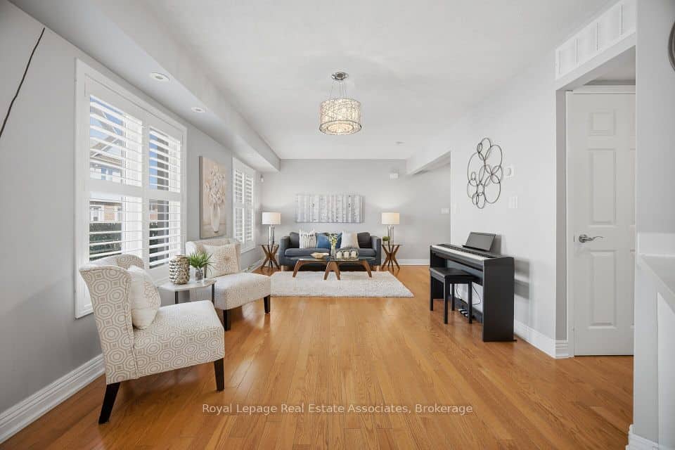 192 Louisbourg Way, Markham