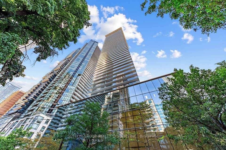 33 Charles Street E #1406, Toronto, ON M4Y 1R9
