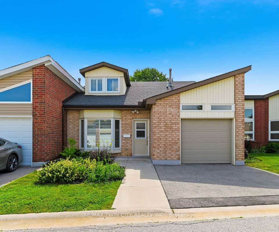 29 Archdeacon Clark Trail, Hamilton, ON L9B 2M1