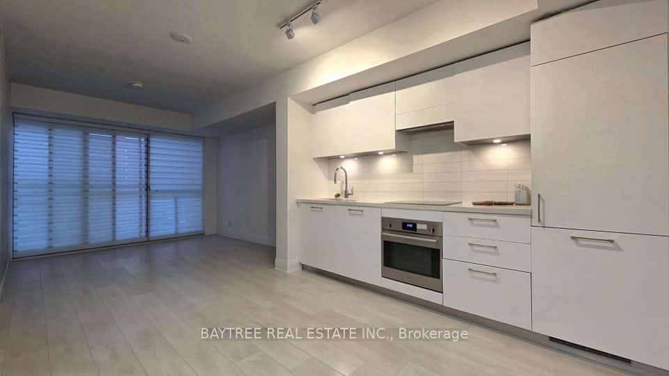 33 Frederick Todd Way #402, Toronto, ON M4G 0C9