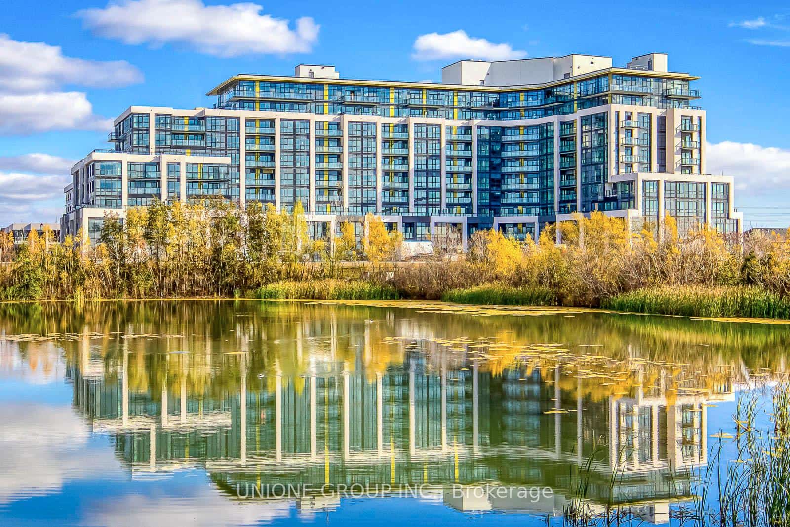 405 Dundas Street W #407, Oakville, ON L6M 5P9