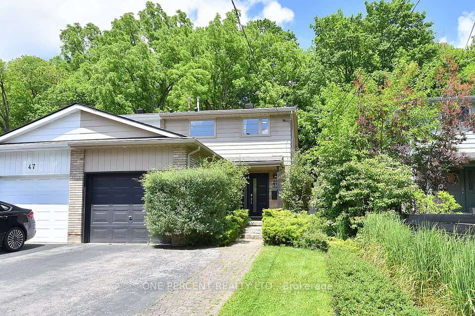 49 Park Street E, Hamilton, ON L9H 1C9