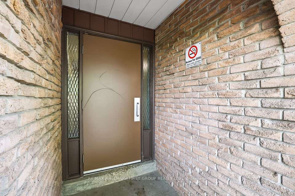 1331 Mary Street N #3, Oshawa, ON L1G 6Z2