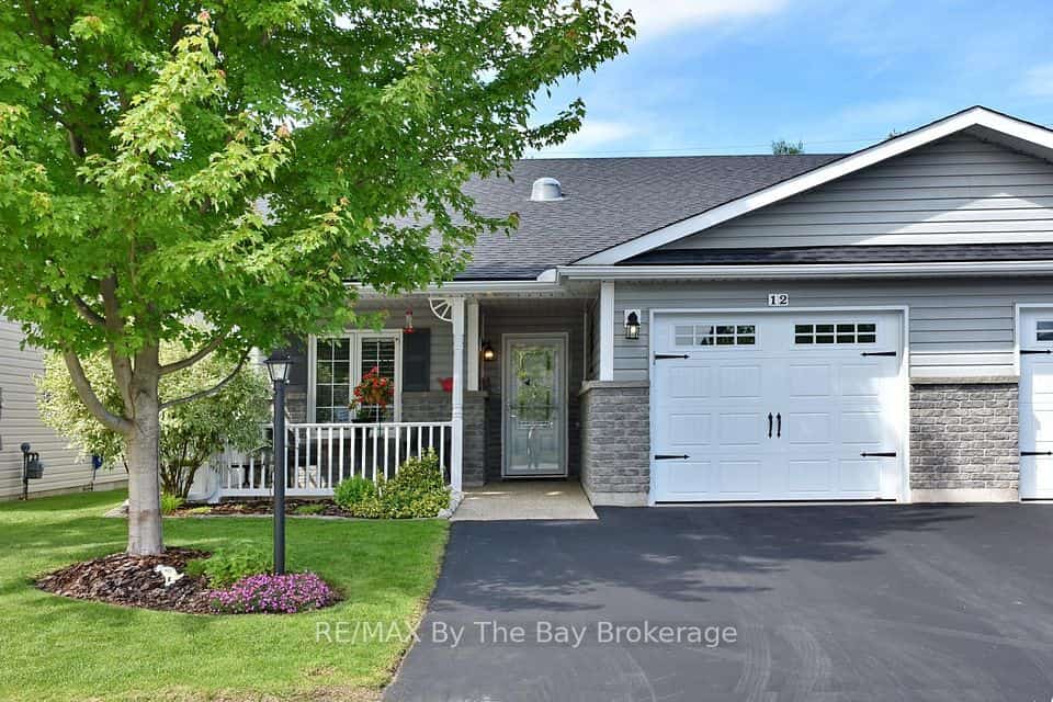 12 New York Avenue, Wasaga Beach, ON L9Z 3A8