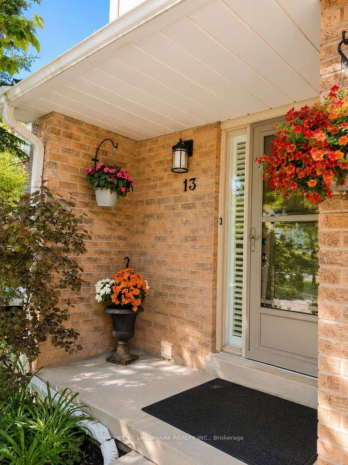 115 Avenue Road, Richmond Hill
