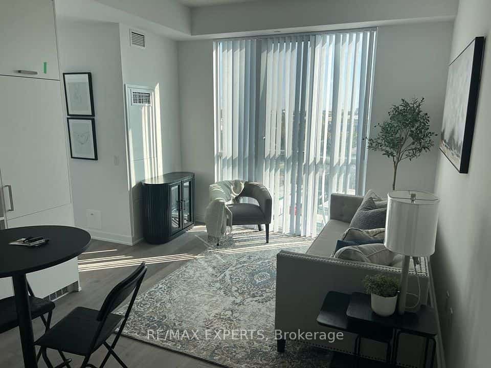 60 Honey Crisp Crescent #509, Vaughan, ON L4K 0N5