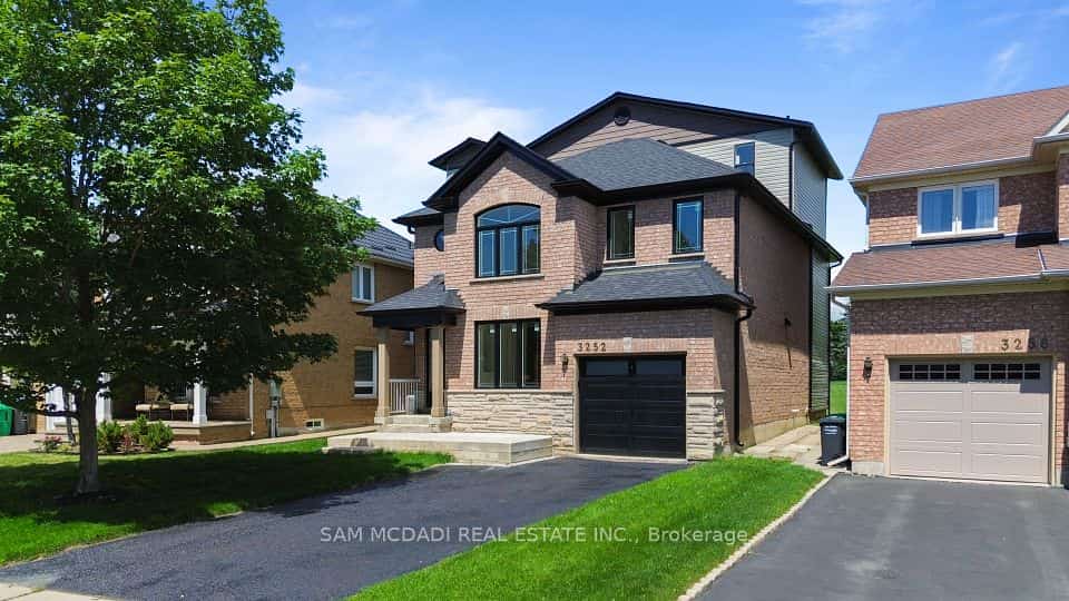 3252 Hunters Glen, Mississauga, ON L5N 8M3