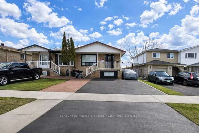 108 Kozlov Street, Barrie, ON L4N 4P9