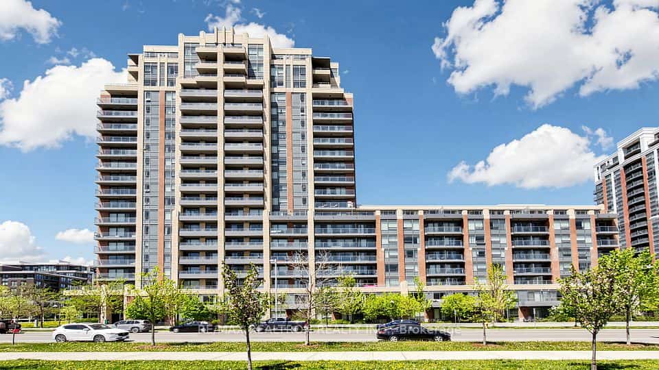 18 Uptown Drive #102, Markham, ON L3R 5M5