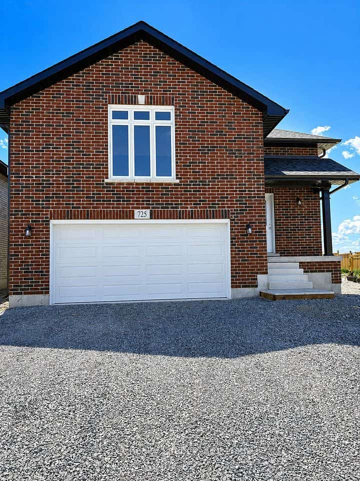 725 Latimer Way, Peterborough, ON K9K 0H4
