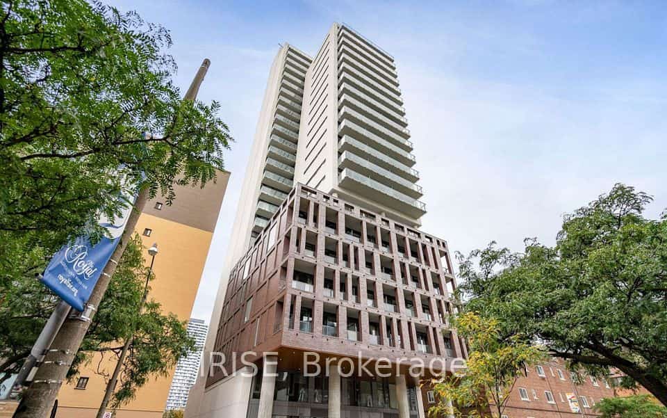 81 Wellesley Street E #1808, Toronto, ON M4Y 0C5