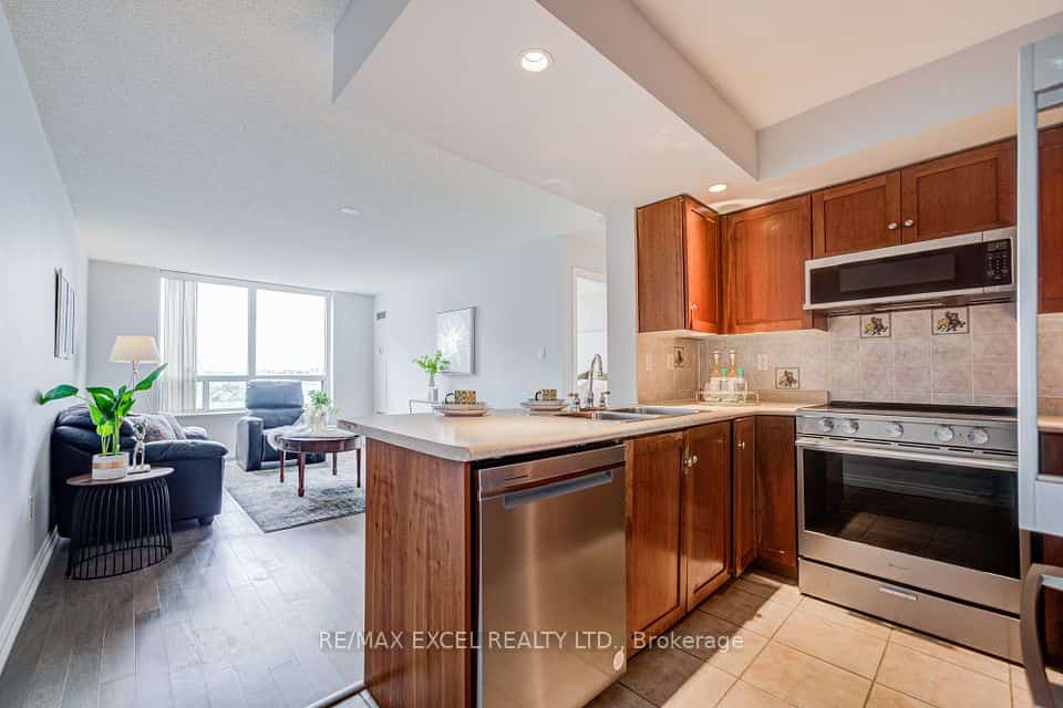125 Omni Drive W #739, Toronto, ON M1P 5A9