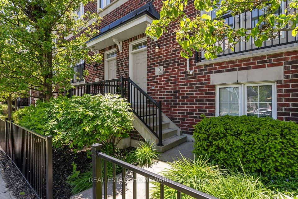 571 Longworth Avenue E #10, Clarington, ON L1C 0H3