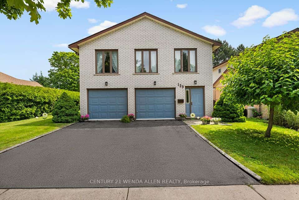 123 Ardwick Street, Whitby, ON L1N 8A2
