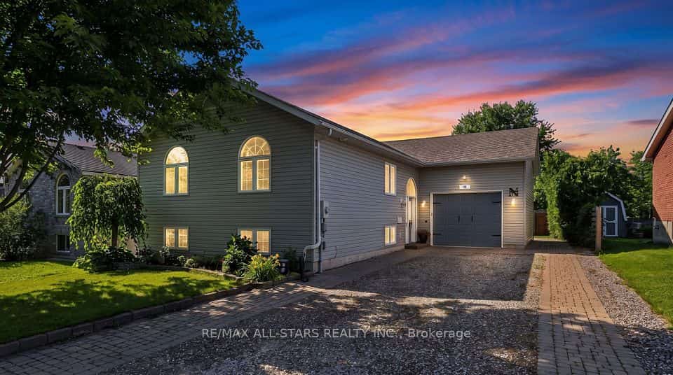 38 Evelyn Avenue, Georgina, ON L4P 3C8