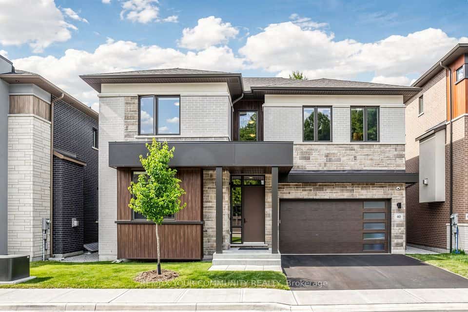 60 Royal Hill Court, Aurora, ON L4G 3Z7