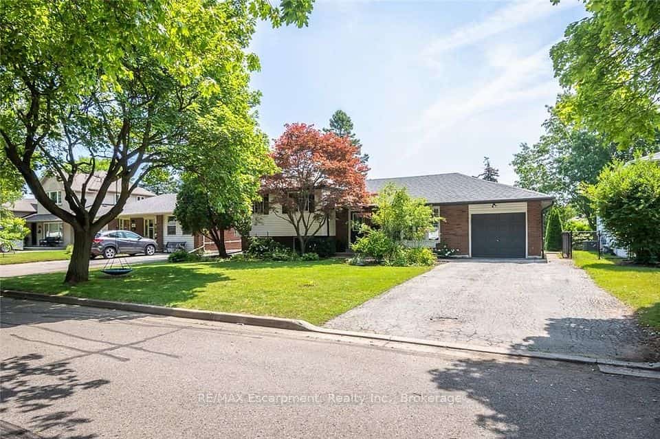 5410 Clive Crescent, Burlington, ON L7L 3P1