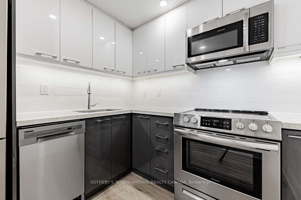 191 Sherbourne Street #420, Toronto, ON M5A 3X1