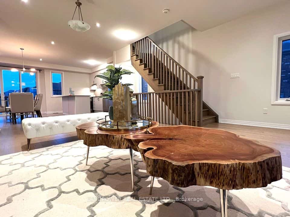 1655 Bur Oak Avenue, Markham, ON L6E 0H8
