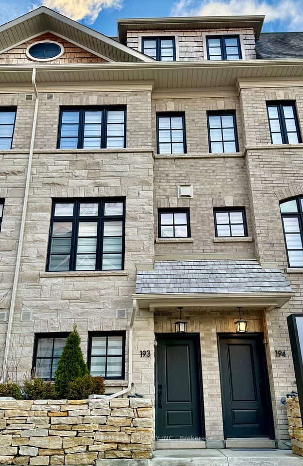 70 Lunar Crescent #193, Mississauga, ON L6M 2P6