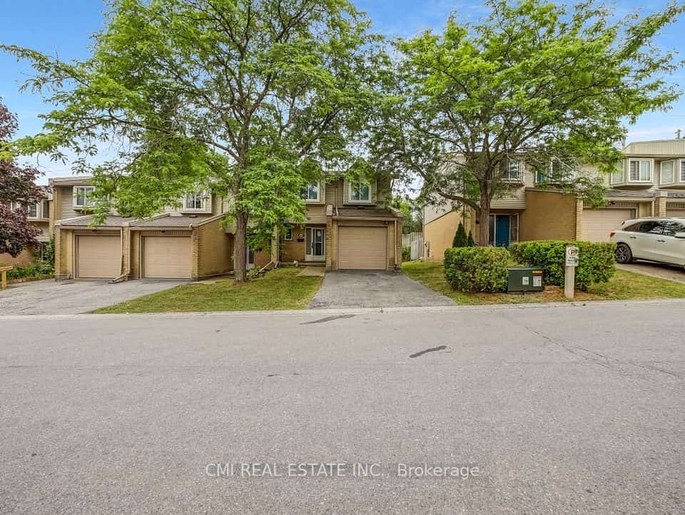 29 Paulander Drive #24, Kitchener, ON N2M 5L2