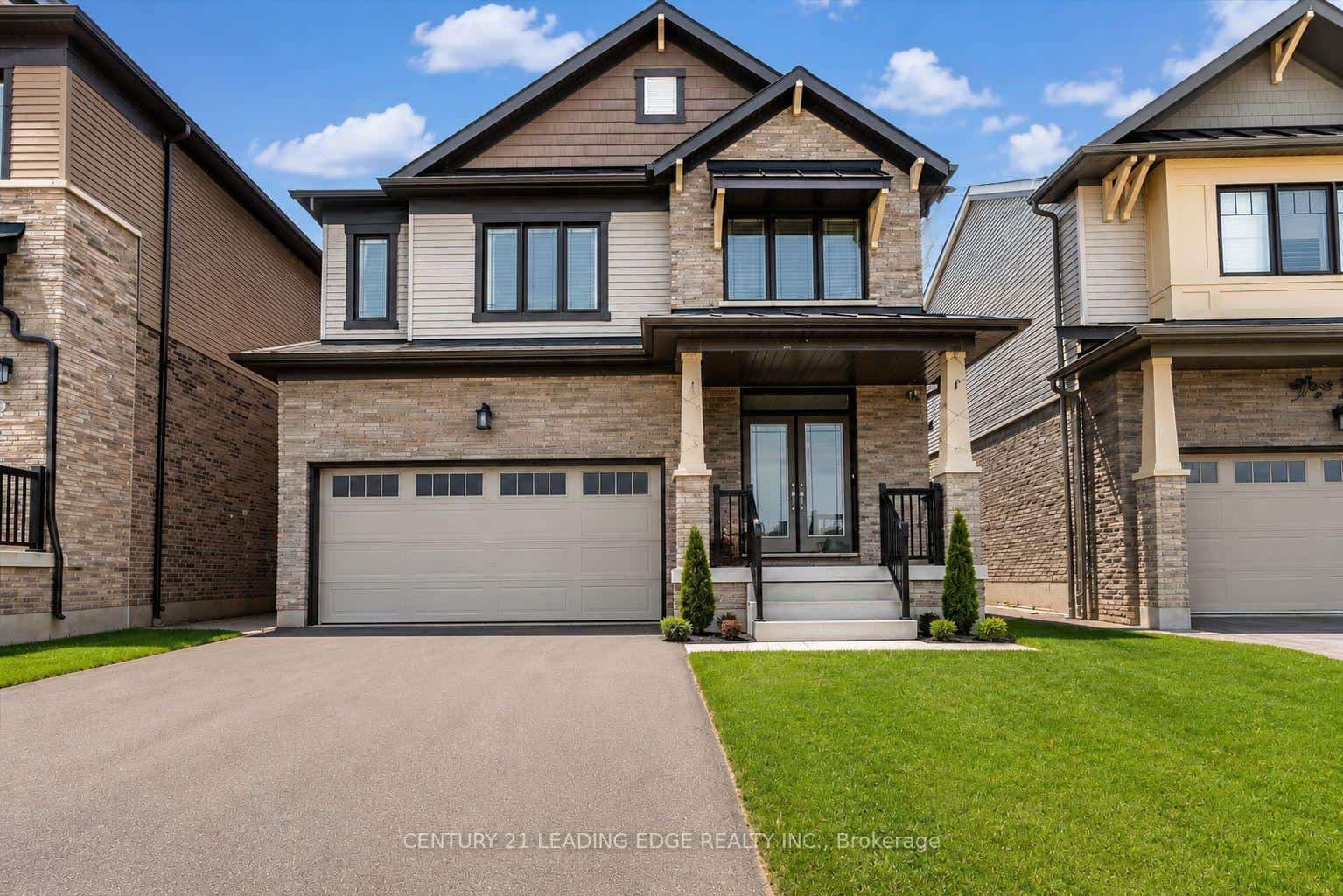 35 Royal Coachman Way, Hamilton, ON L8J 0M2