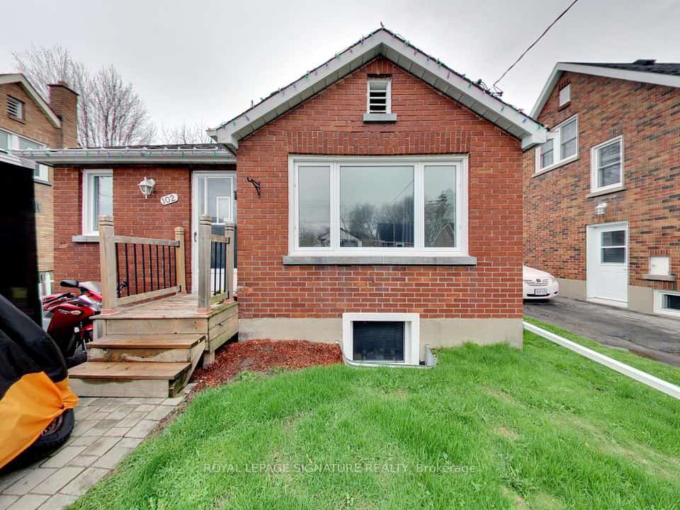 102 Central Park Boulevard N, Oshawa, ON L1G 5Y5