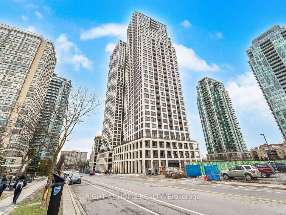 30 Elm Drive W #1807, Mississauga, ON L5B 0N6