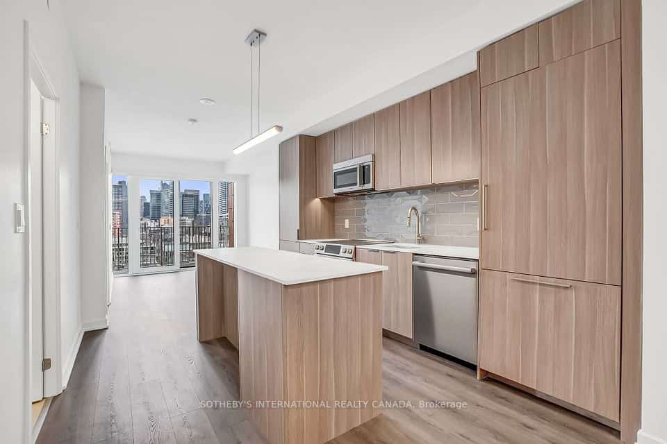 88 Bathurst Street #1107, Toronto, ON M5V 0W8