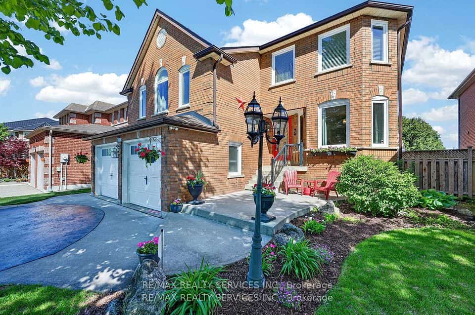 150 Royal Valley Drive, Caledon, ON L7C 1B3