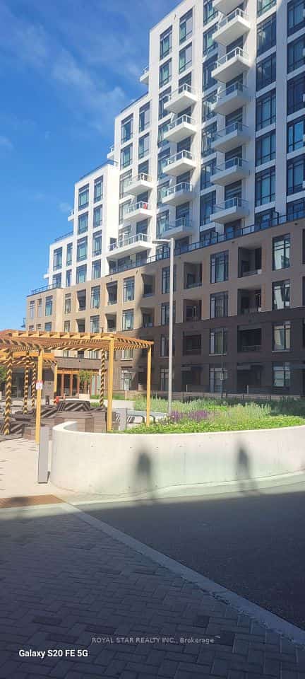 8 Beverley Glen Boulevard #901, Vaughan, ON L4J 0L5