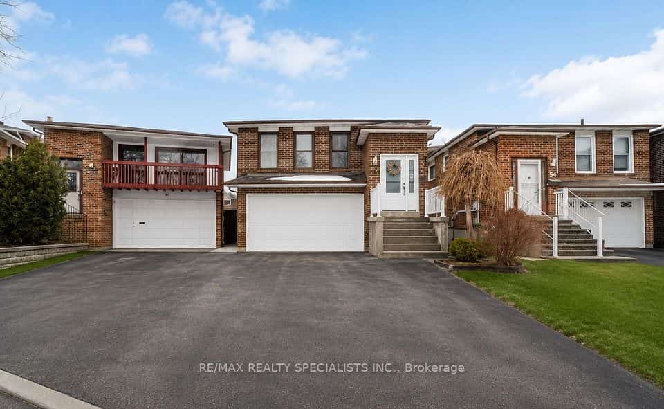 52 Maplehurst Square, Brampton, ON L6Z 1J6
