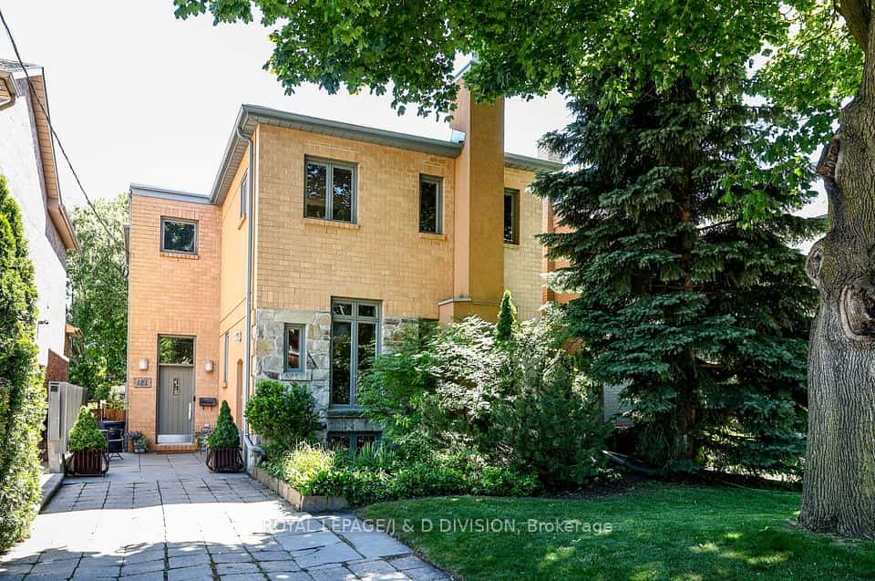 181 Rumsey Road, Toronto, ON M4G 1P4